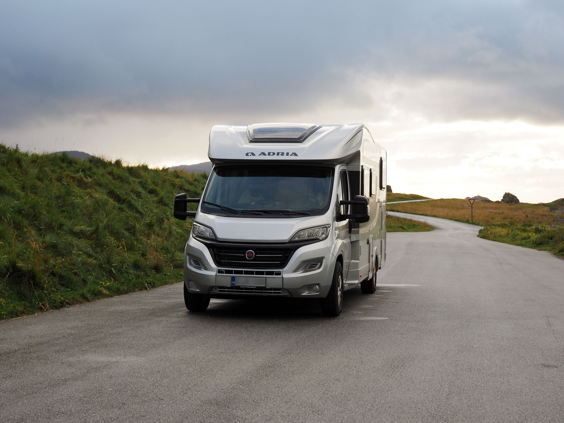 Adria Matrix M 670 SL -matkailuauto